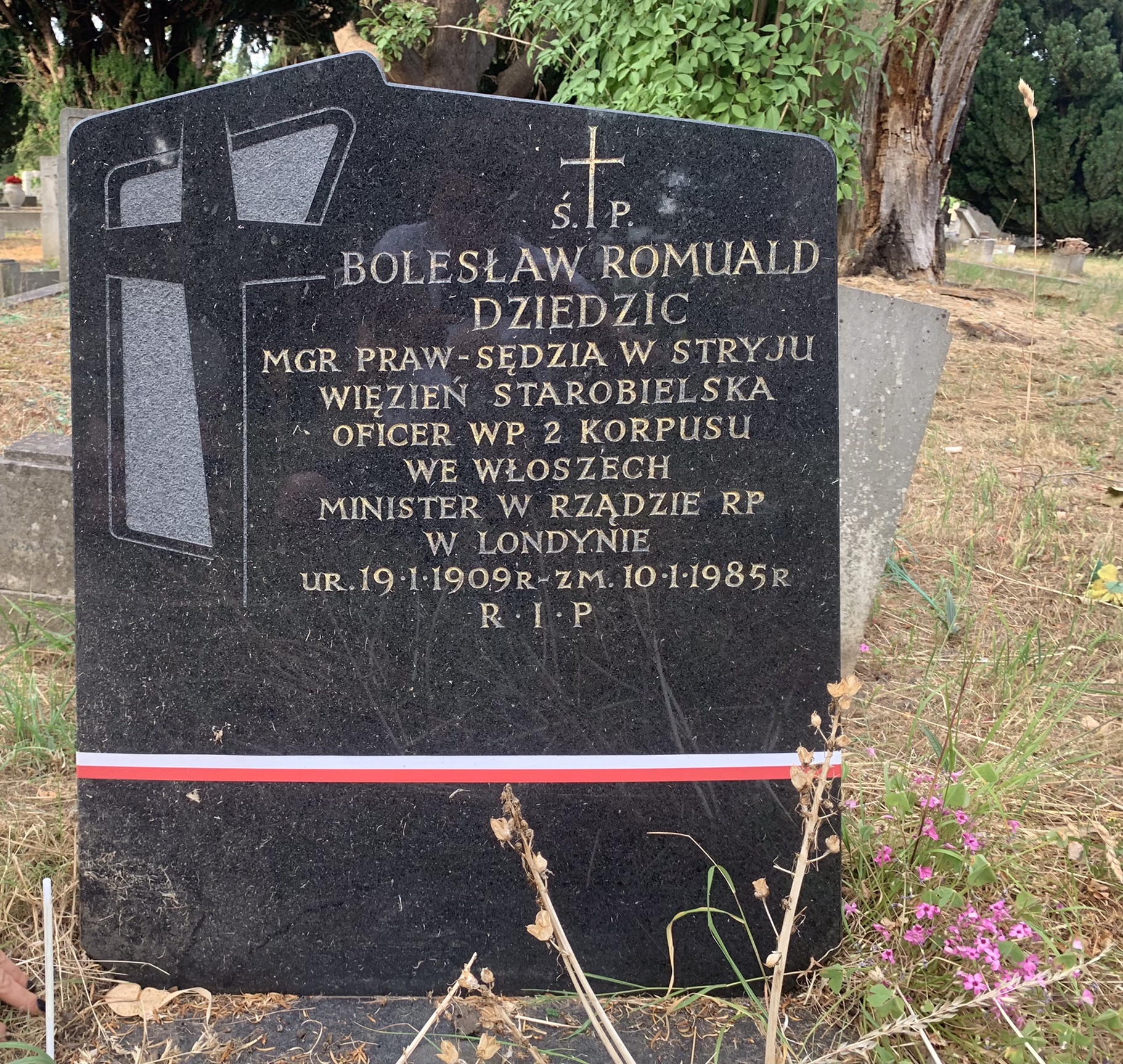 Tombstone of Boleslaw Dziedzic, Stretham Cemetery, London