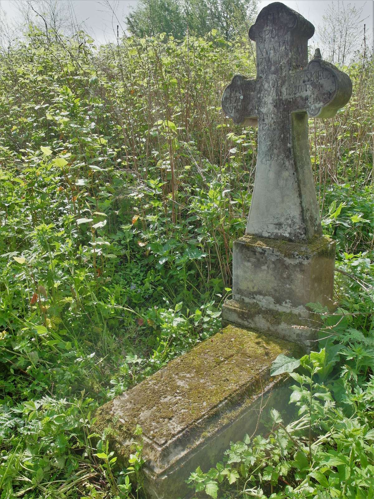 Tombstone of Jozef Minartowicz and Tomasz Dymkowski, cemetery in Oprylovce