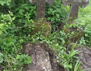 Nagrobek Anny Olijowskiej, cmentarz w Opryłowcach