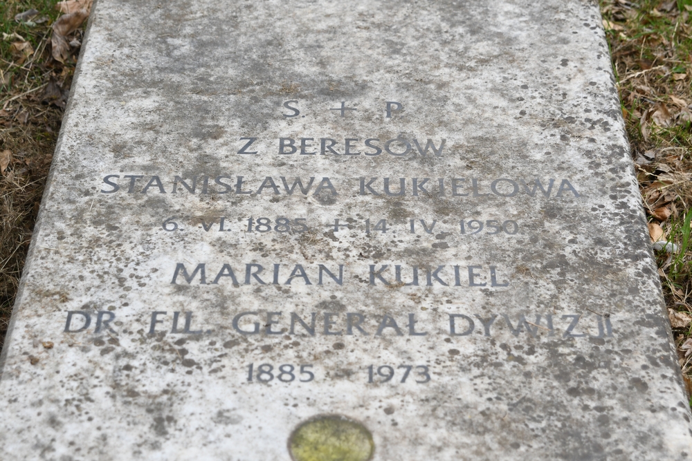 Tombstone of Marian Kukiel and Stanisława Kukielowa in London