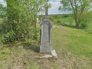 Nagrobek Nikodema Barylskiego, cmentarz w Stryjówce