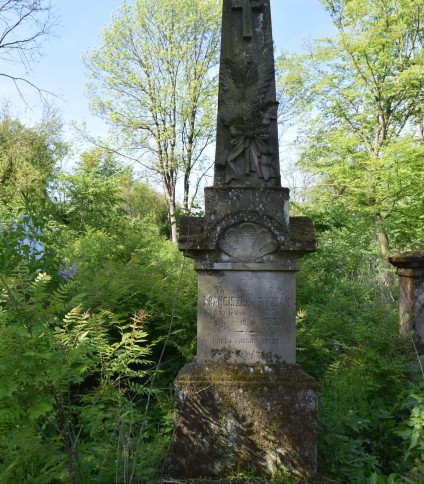 Nagrobek Franciszka Pyziaka, cmentarz w Kozłowie