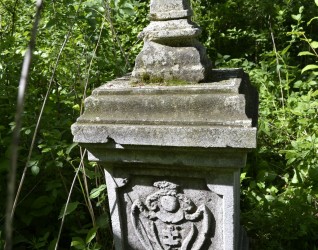 Nagrobek [...] Turskiego, cmentarz w Kozłowie