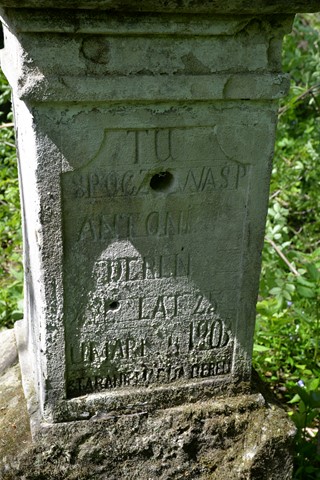 Inscription from the tombstone of Antonina Dereń, Kozłowo cemetery