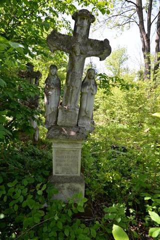 Nagrobek Marii Stadnik, cmentarz w Kozłowie