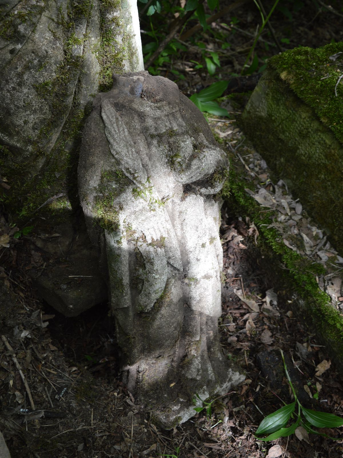 Tombstone figure of Katarzyna Pieniekowska in the cemetery in Draganovka