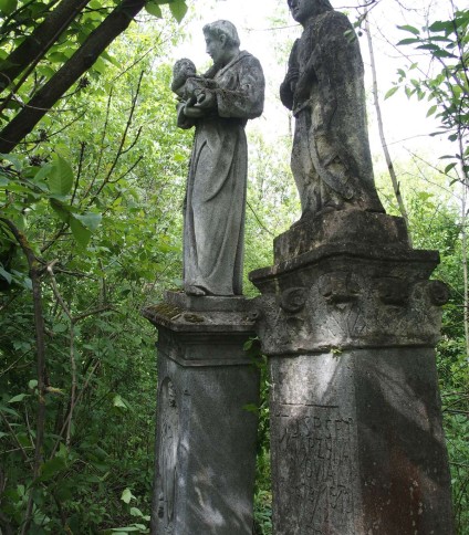 Nagrobek Antoniego Didur na cmentarzu w Draganówce