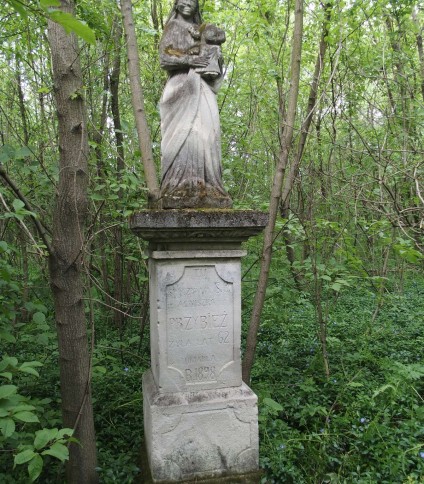 Nagrobek Agnieszki Przybież na cmentarzu w Draganówce