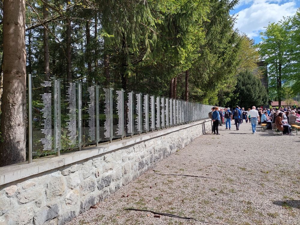 Ofiary zbrodni i represji niem. 1939-45 - obozy koncentracyjne. Obozy koncentracyjne - KL Mauthausen-Gusen. KL Ebensee