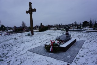 Symboliczny grób żołnierzy Wojska Polskiego poległych w wojnie polsko-bolszewickiej w Podbrzeziu