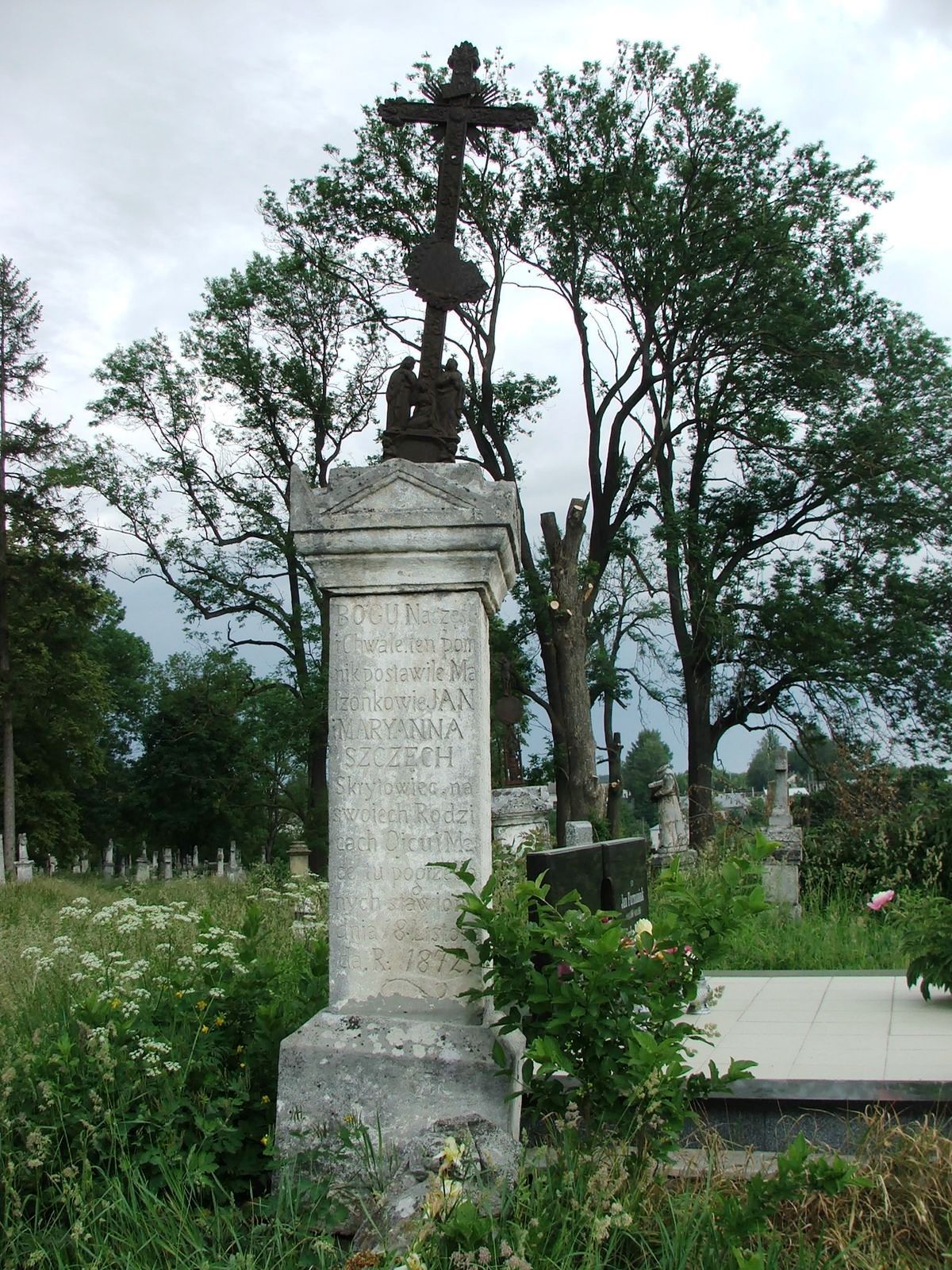 Nagrobek Antoniego Szczecha i Tekli Szczech, cmentarz w Zbarażu, sektor 02a