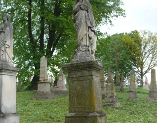 Nagrobek Magdaleny Szarej, cmentarz w Stryjówce