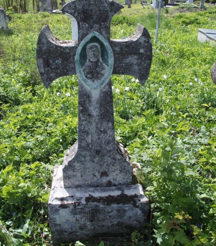 Nagrobek Onufrego Szarego, cmentarz w Stryjówce