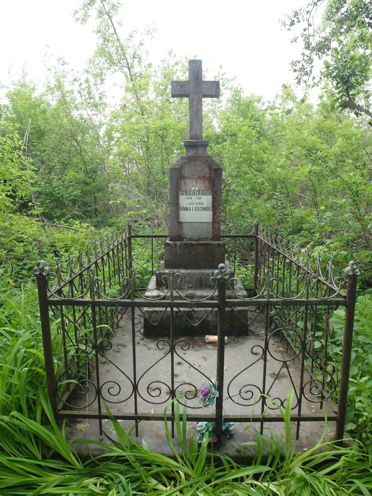 Tombstone of Anna, Kazimierz and Wojciech Rubin, Toki cemetery, 2019