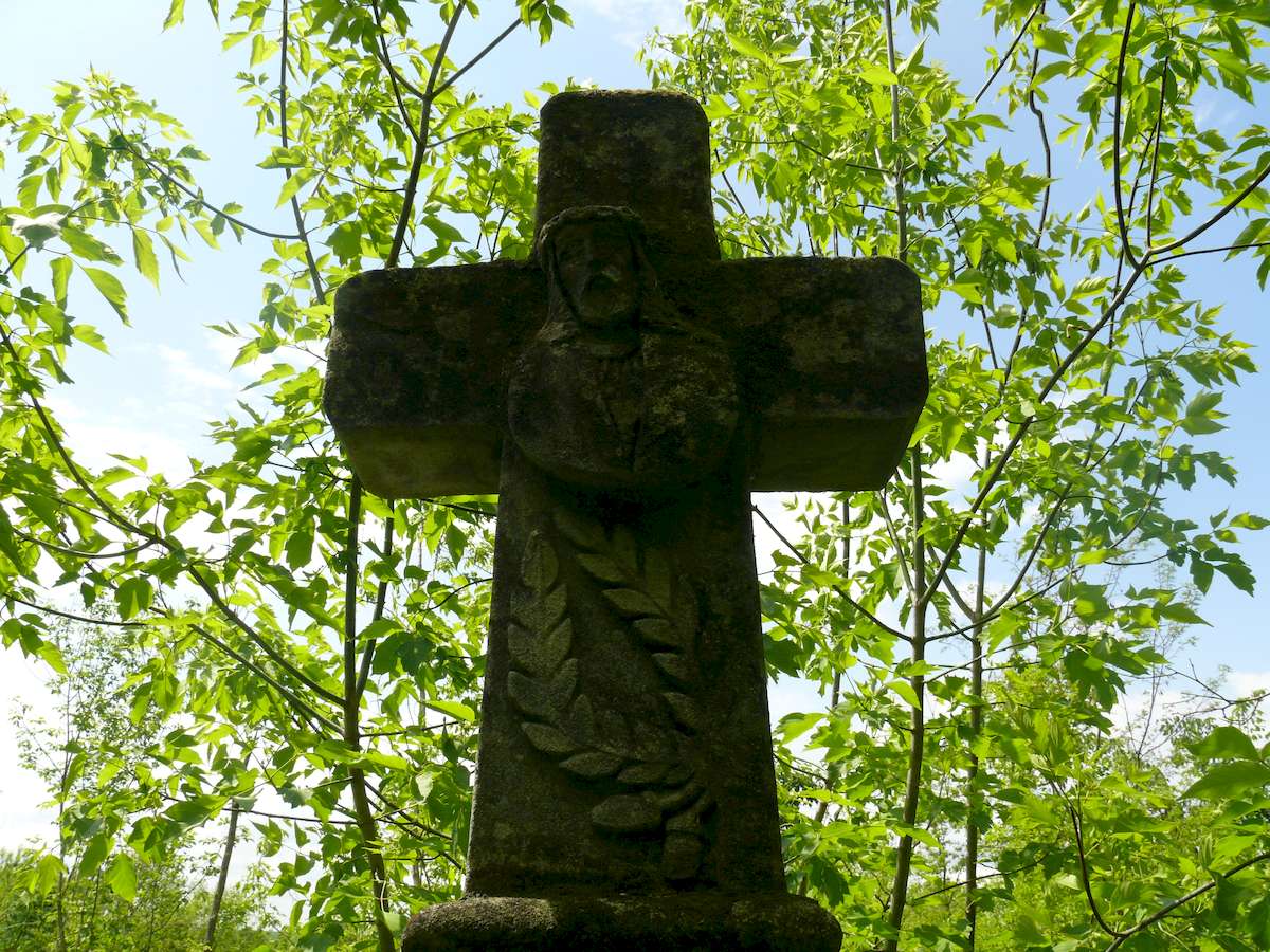 Cross from the gravestone of Jozef Mazurek and Anna N.N., Toki cemetery, 2019