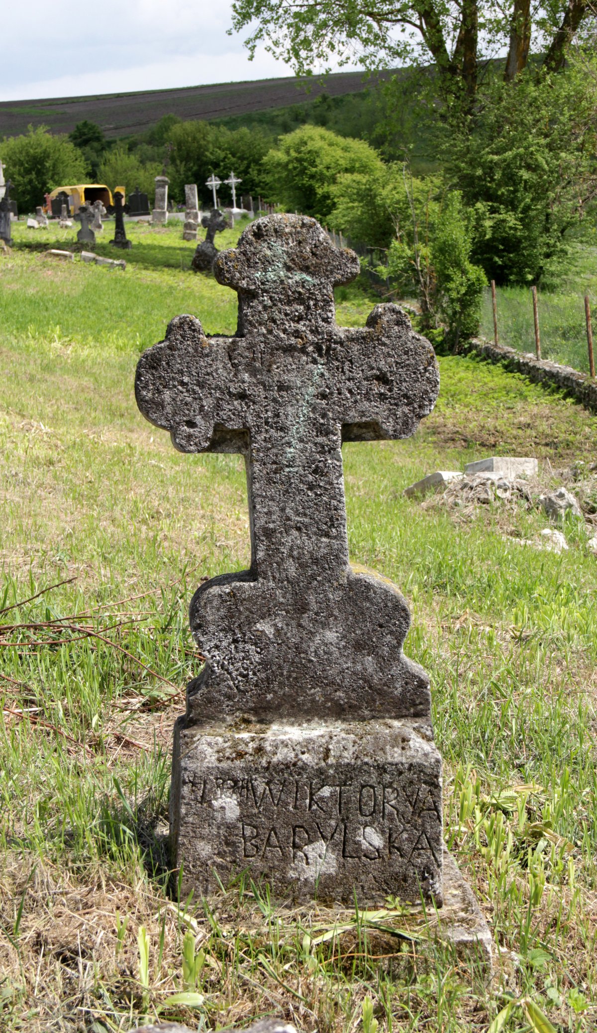 Nagrobek Wiktorii Barylskiej, cmentarz w Stryjówce