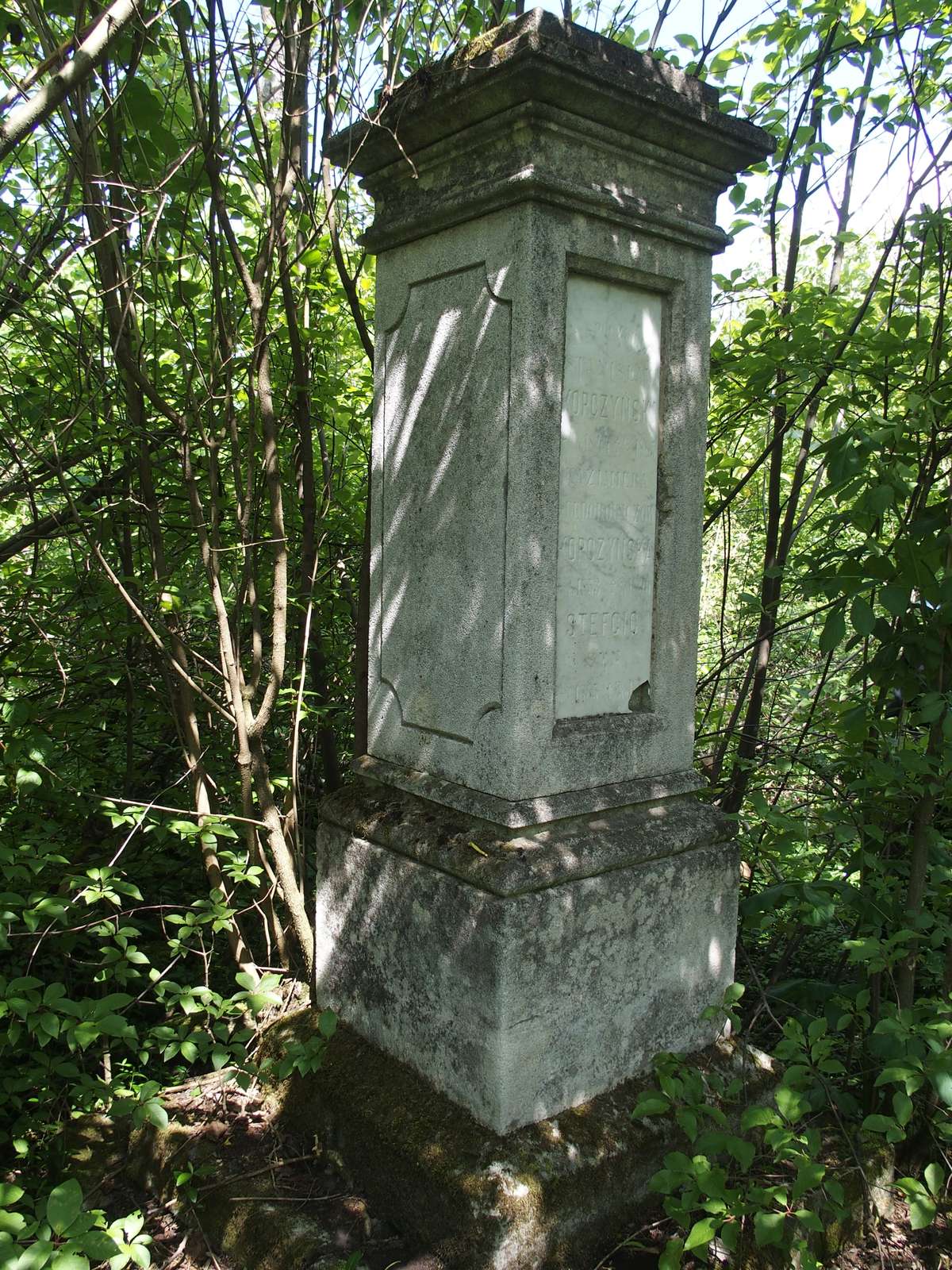 Tombstone of Stanisław, Kazimiera, Stefan Kopczyński, cemetery in Czernielow Mazowiecki, cemetery 1