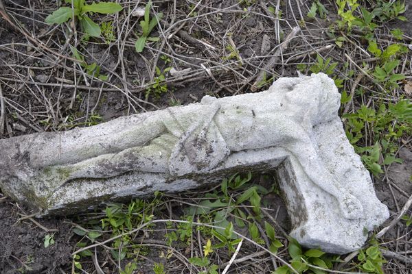 Fragment of a tombstone of Piotr Marczak, Czernielow Mazowiecki cemetery, cemetery 1