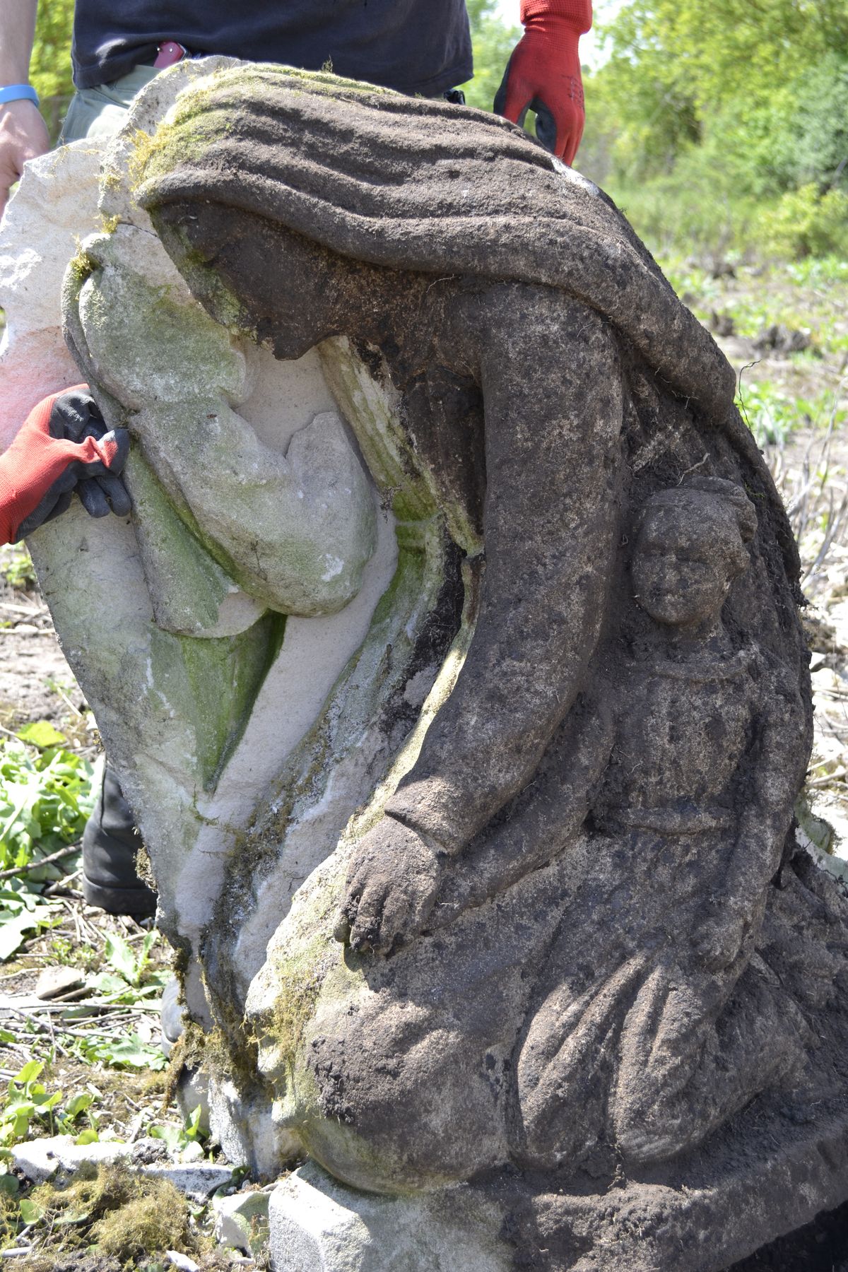 Fragment of a gravestone of N.N., Czernielow Mazowiecki cemetery, cemetery 1