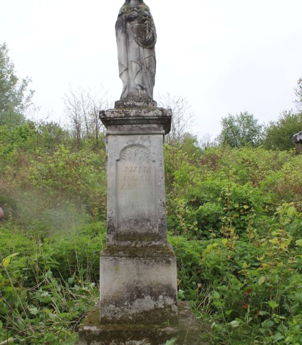 Nagrobek Józefy Cwach, cmentarz w Opryłowcach