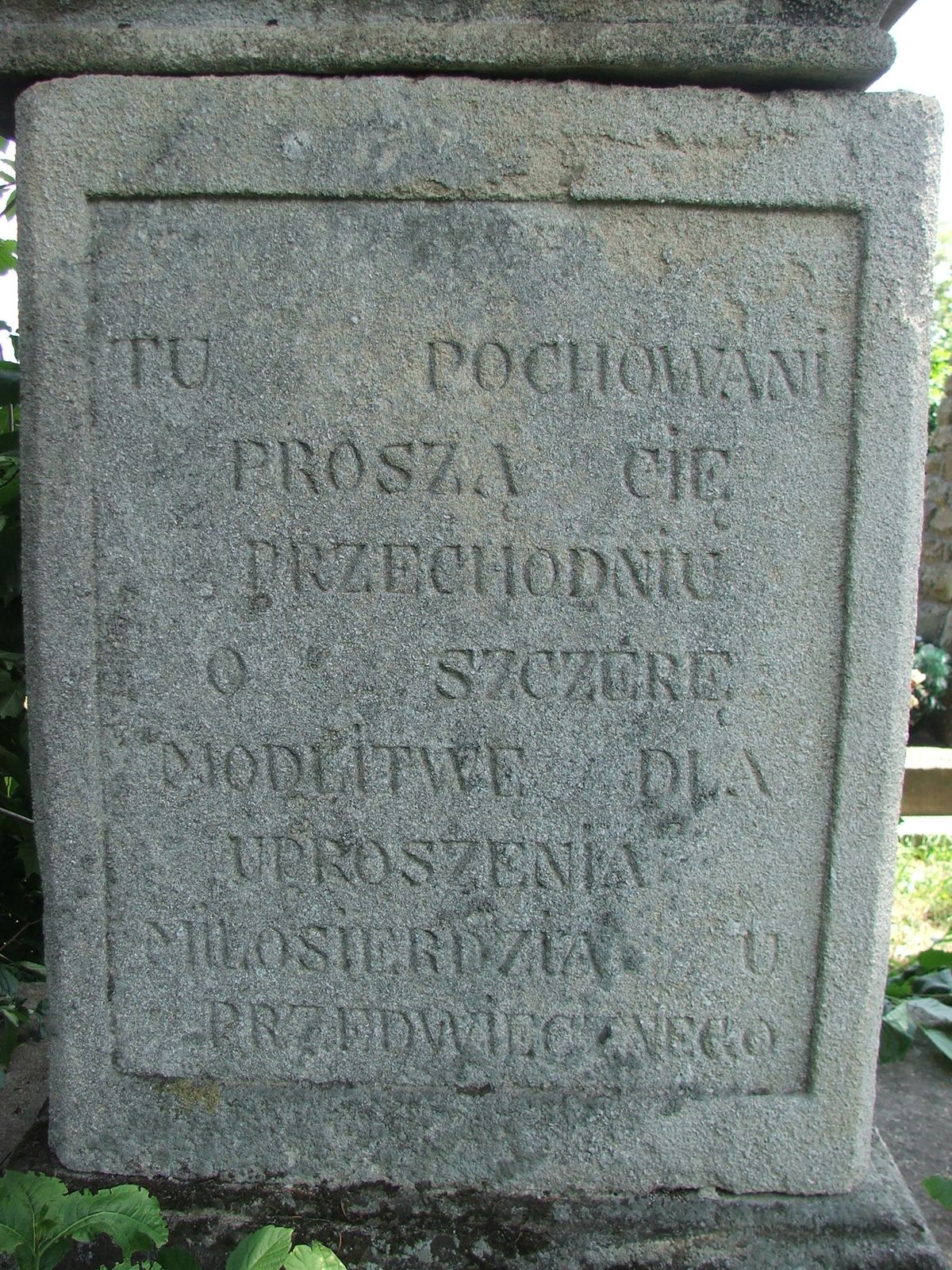 Fragment nagrobka rodziny Kakowskich, cmentarz w Berezownicy Wielkiej I