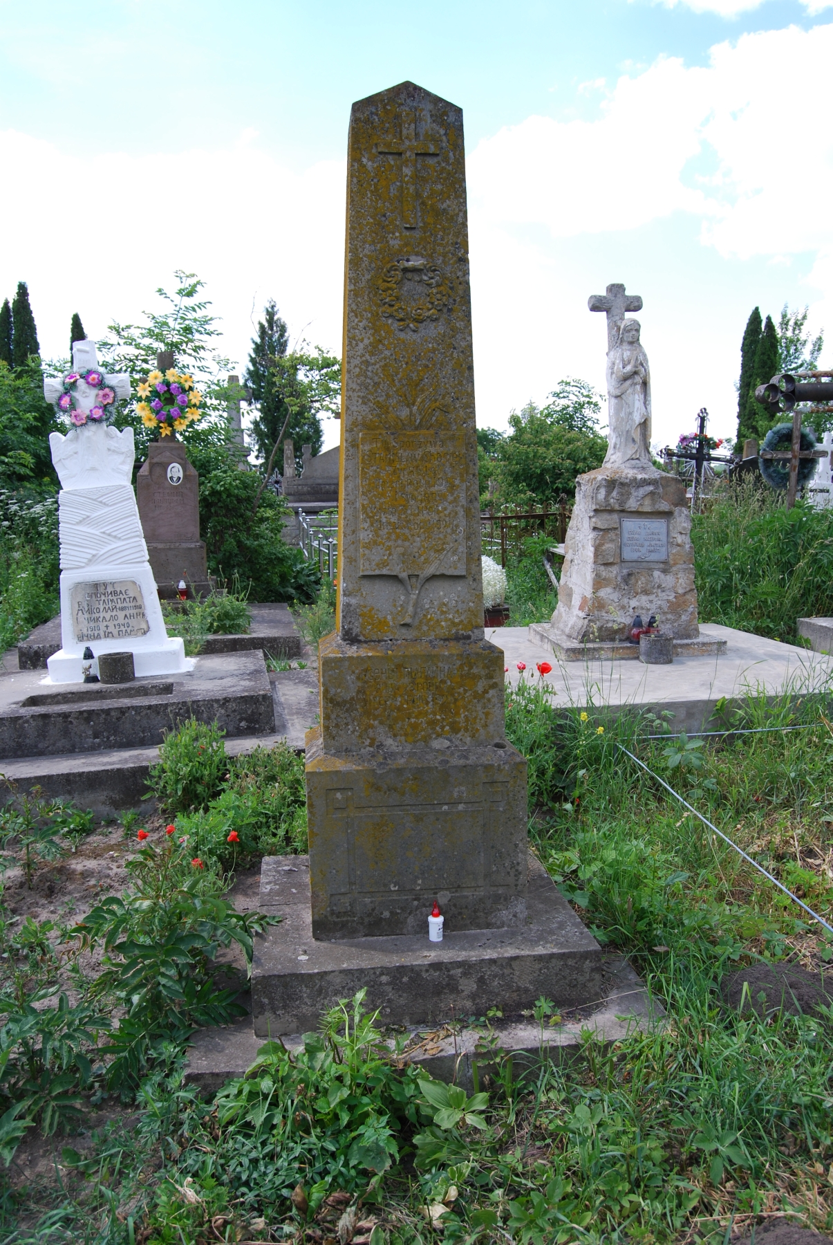 Tombstone of Kazimierz Chociej and N.N, cemetery in Berezovka Wielka I