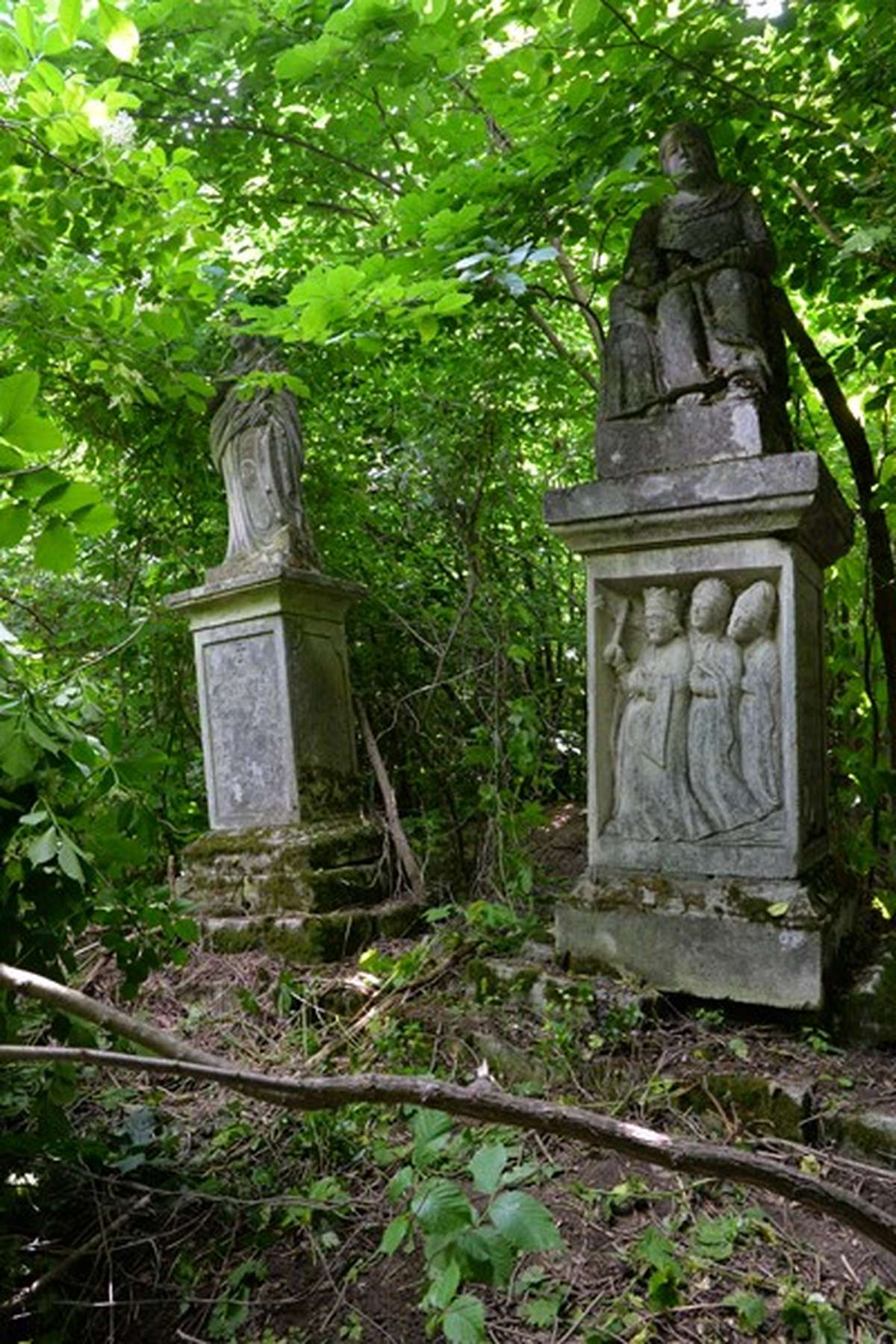 Tomb of Anna, Katarzyna and Kacper Posóchowski, Petryków cemetery