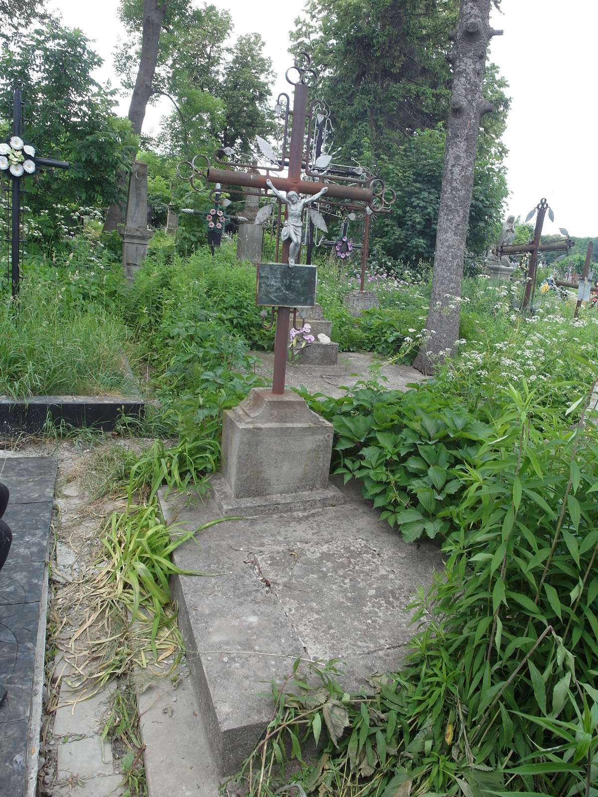 Tombstone of Józefa and Jan Saganski, cemetery in Petryków