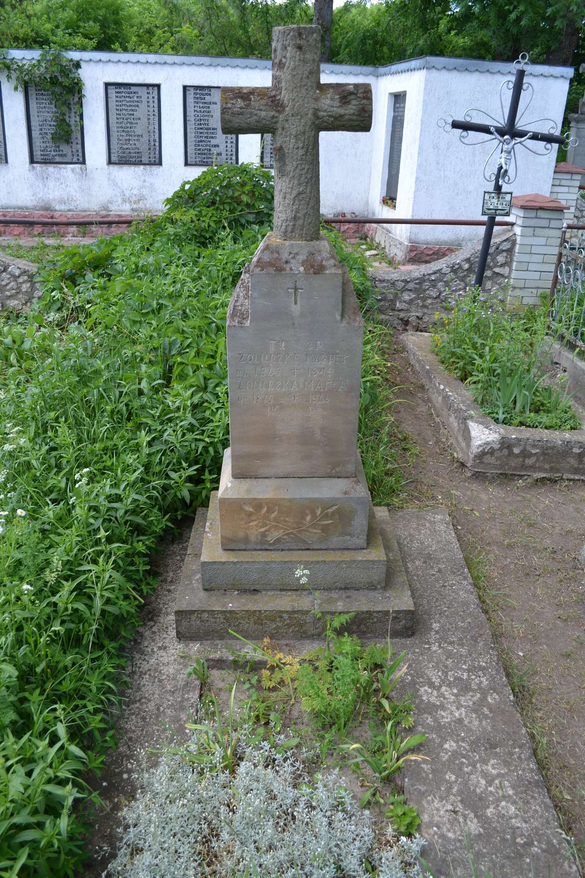 Tombstone of Marta and Kacper Żolinski, cemetery in Petryków