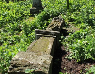 Nagrobek Marii Sąsiadyk, cmentarz w Opryłowcach