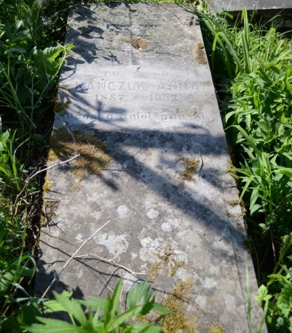 Nagrobek Anny Kańczuk, cmentarz w Zaściance