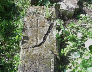 Nagrobek Karola Sąsiadka, cmentarz w Opryłowcach