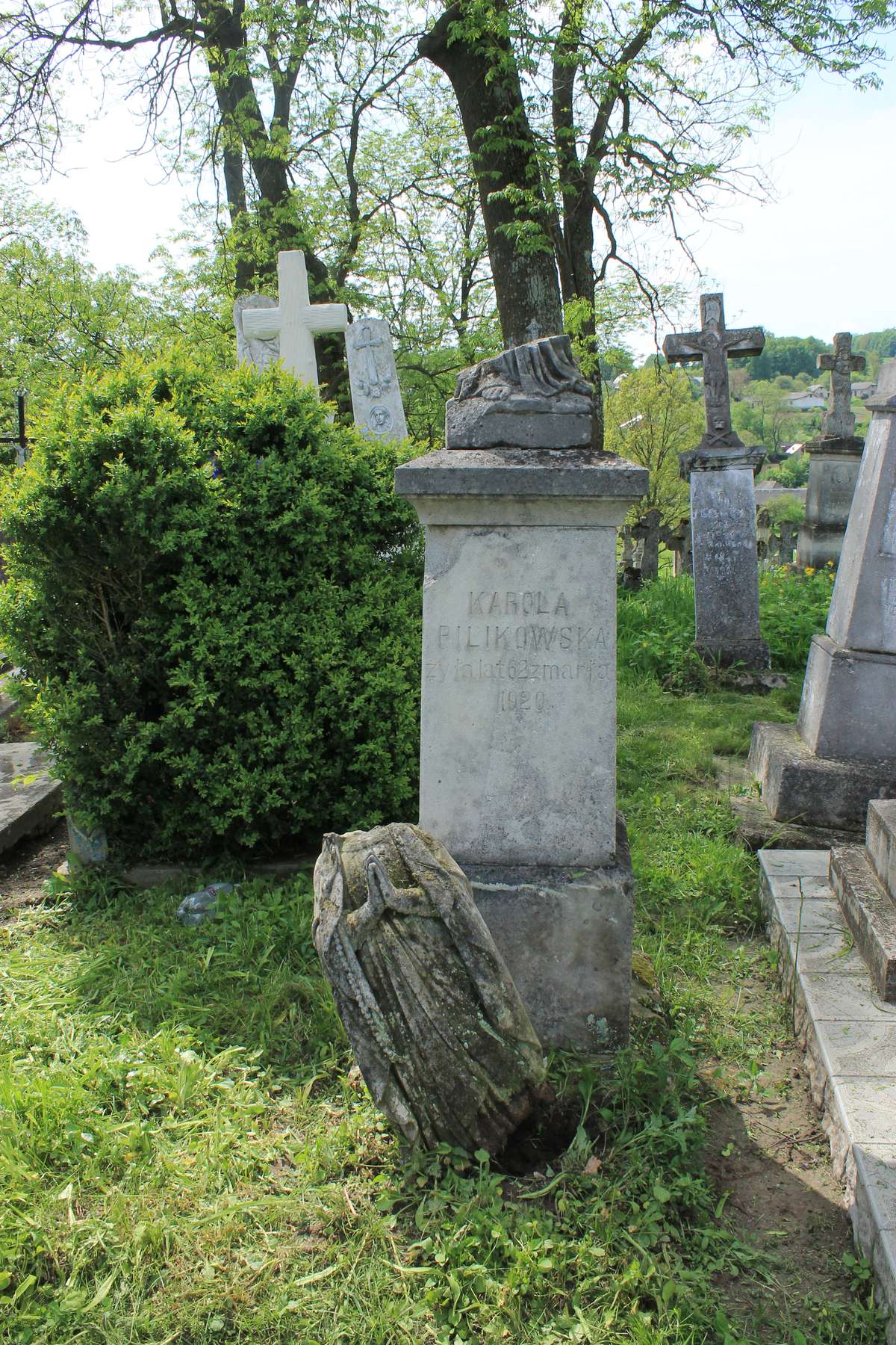 Tombstone of Karola Pilkowska, Chernichovtsi cemetery, 2019