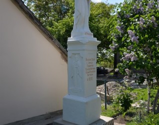 Pomnik wotywny Błażeja i Franciszki Netrebów, cmentarz w Czernielowie Mazowieckim, cmentarz 2