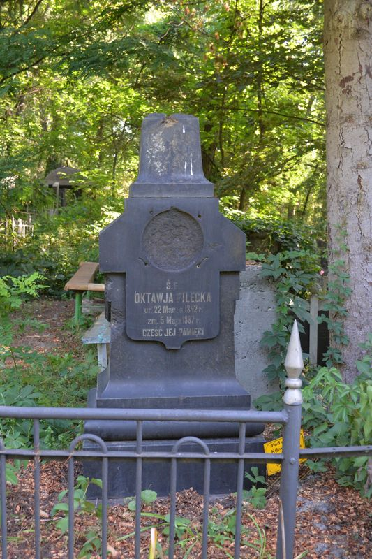 Nagrobek Oktawii Pileckiej cmentarz Bajkowa w Kijowie, stan z 2021.