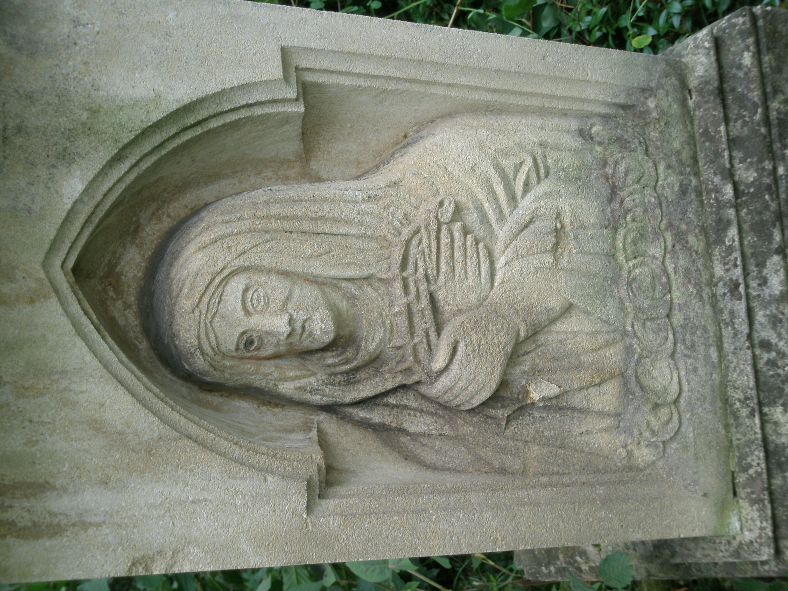 Fragment of a tombstone of Katarzyna and Maria Wielgoszewski, cemetery in Æwitowa (I), state from 2006