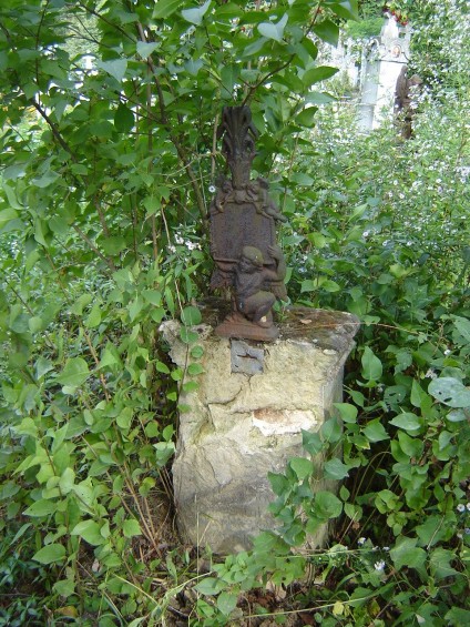 Nagrobek (…)owicz, cmentarz w Koropcu