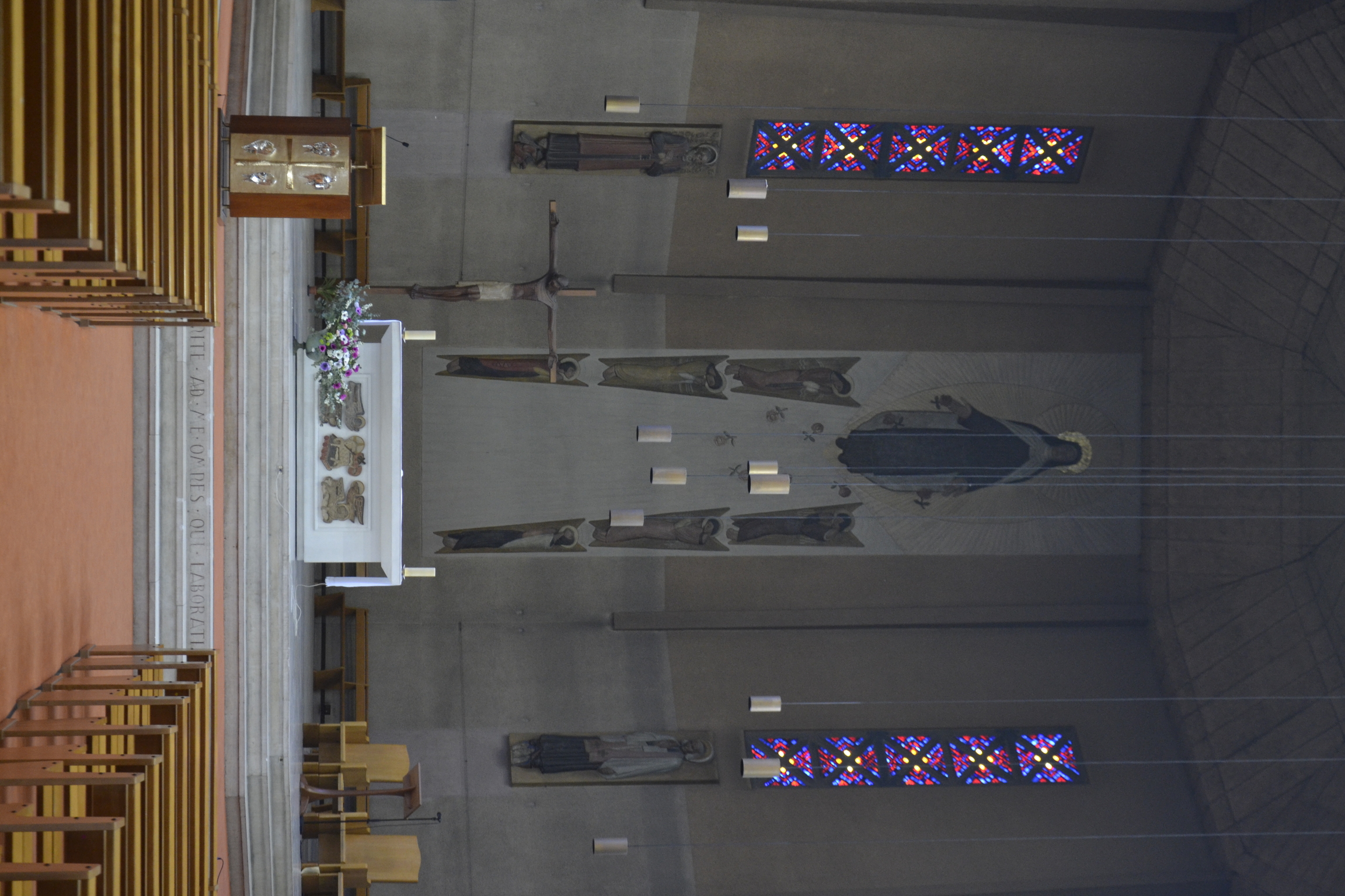 Photo montrant \"Stations of the Cross\" by Jan Lambert-Rucki in the church of Sainte-Therèse in Boulogne-Billancourt