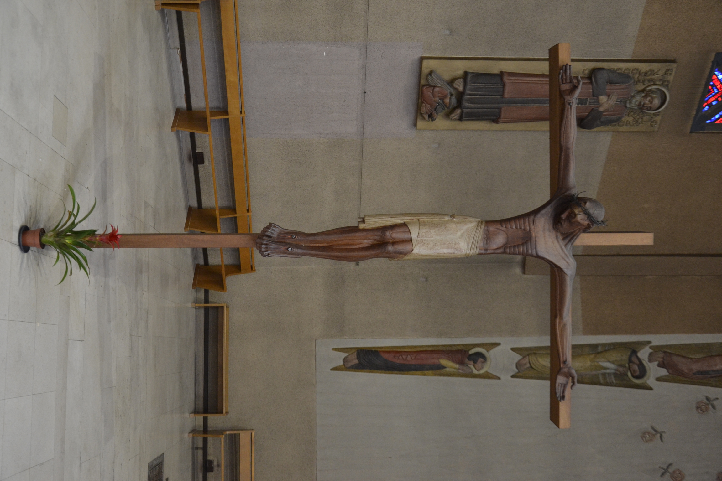 Photo montrant \"Stations of the Cross\" by Jan Lambert-Rucki in the church of Sainte-Therèse in Boulogne-Billancourt