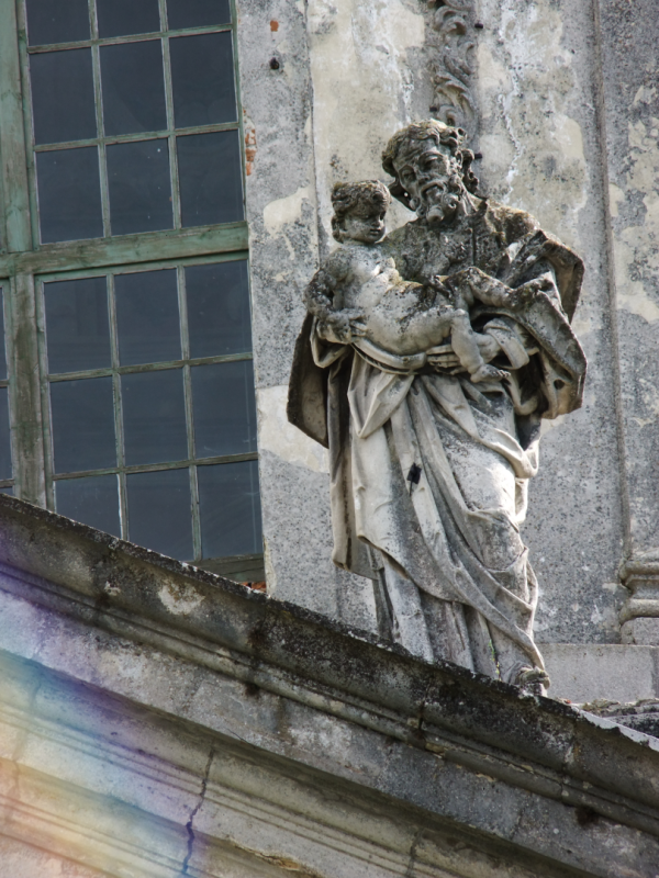 Podhorce, St Joseph's Church, sculpture of St Joseph on the facade portico, photo: Agata Dworzak, 2011