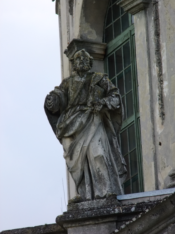 Podhorce, St Joseph's Church, sculpture of St Peter on the facade portico, photo: Agata Dworzak, 2011