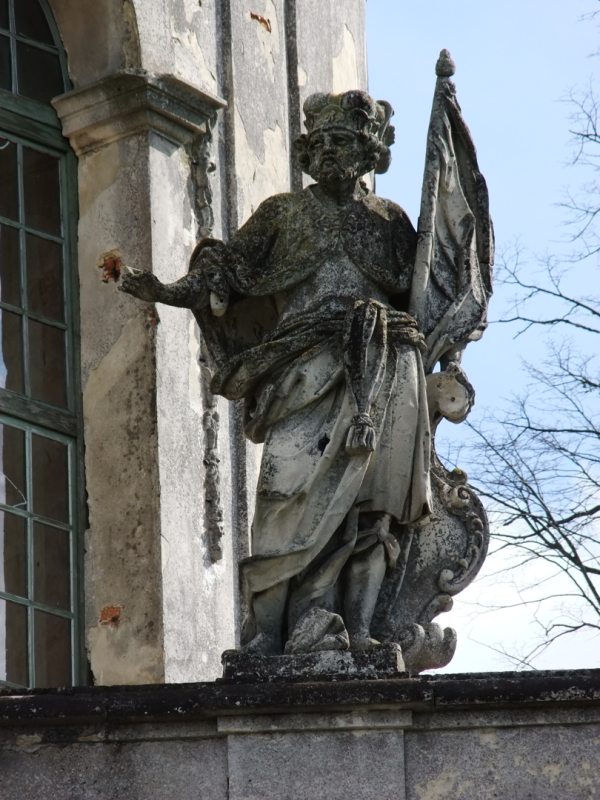 Podhorce, St Joseph's Church, sculpture of St Wenceslas on the facade portico, photo: Agata Dworzak, 2011