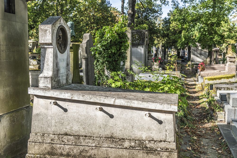 Photo montrant Tombstone of Adam Prażmowski in the Père-Lachaise cemetery in Paris