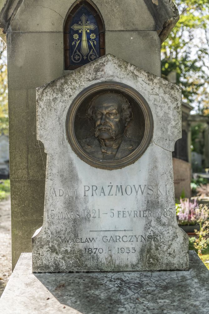 Fotografia przedstawiająca Nagrobek Adama Prażmowskiego na cmentarzu Père-Lachaise w Paryżu