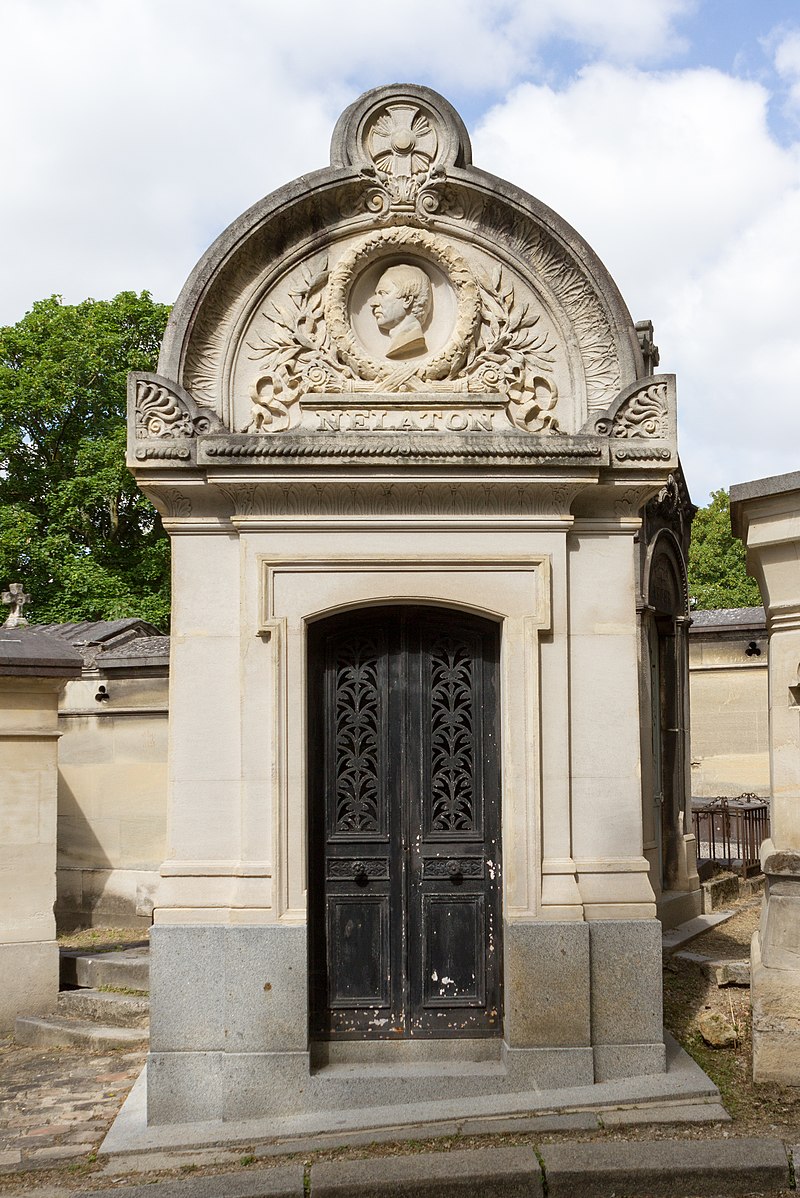 Auguste Nelaton's tomb in the Père-Lachaise cemetery in Paris. Medallion made by Feliks Grabowski