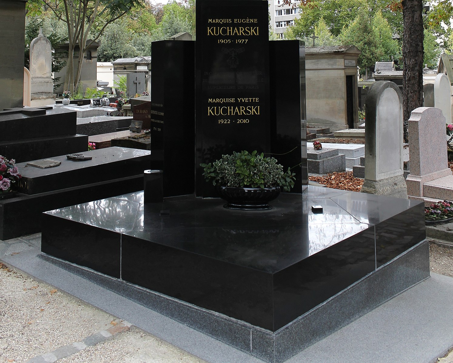 Eugeniusz Kucharski tombstone at Père-Lachaise cemetery in Paris