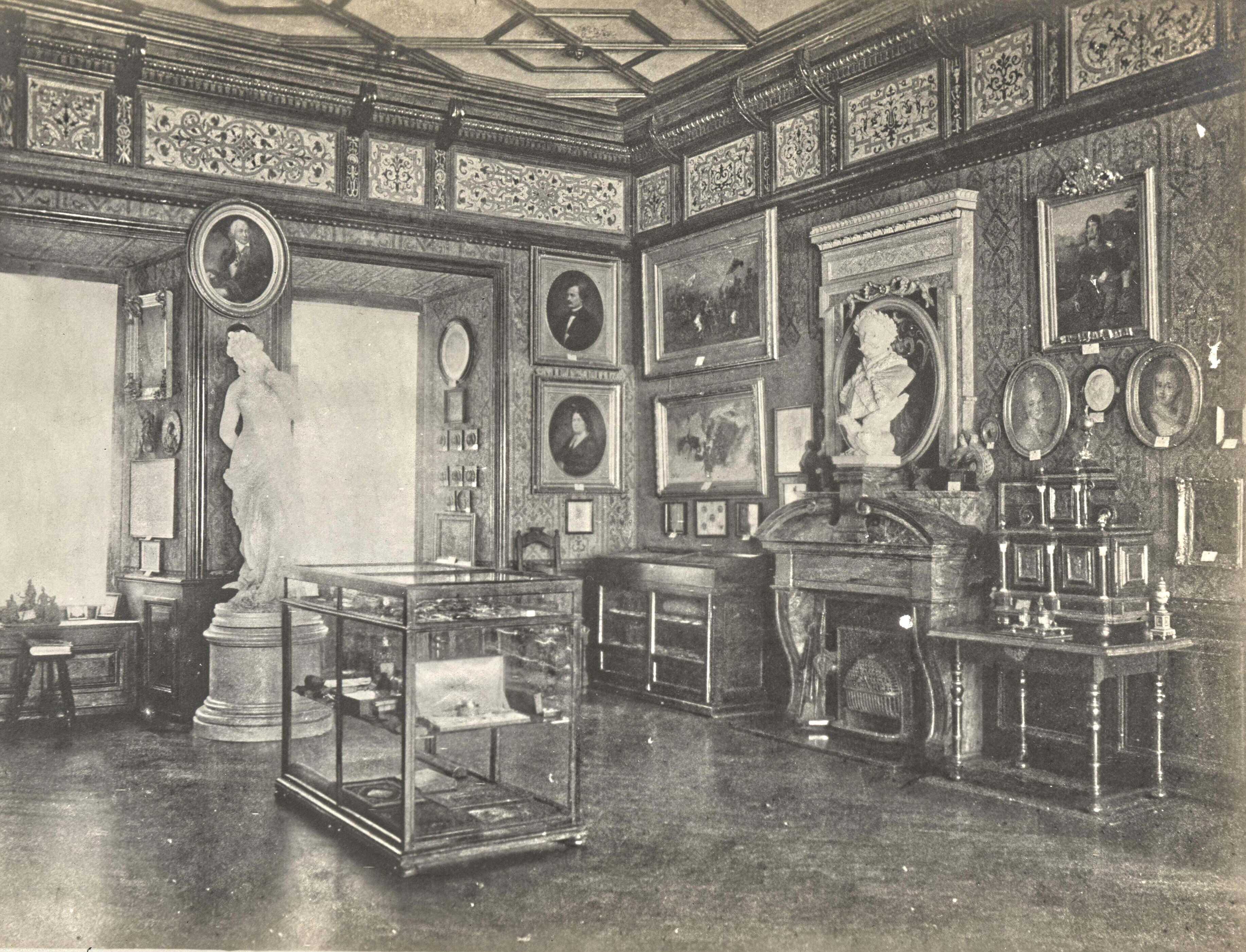 Photograph of the Portrait Room of the Polish National Museum in Rapperswil