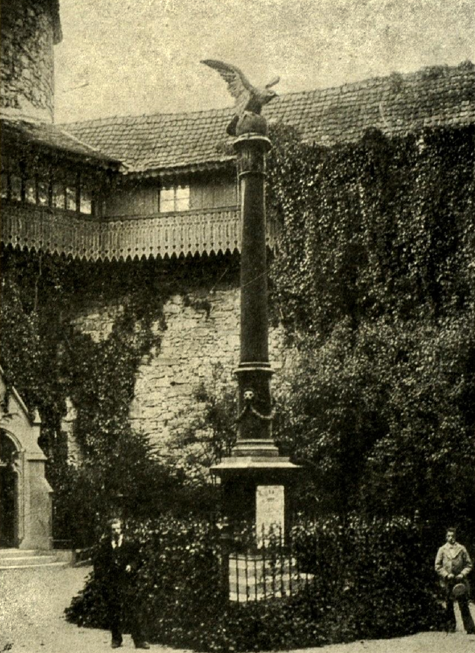 Photo showing the Bar Column standing in the castle courtyard