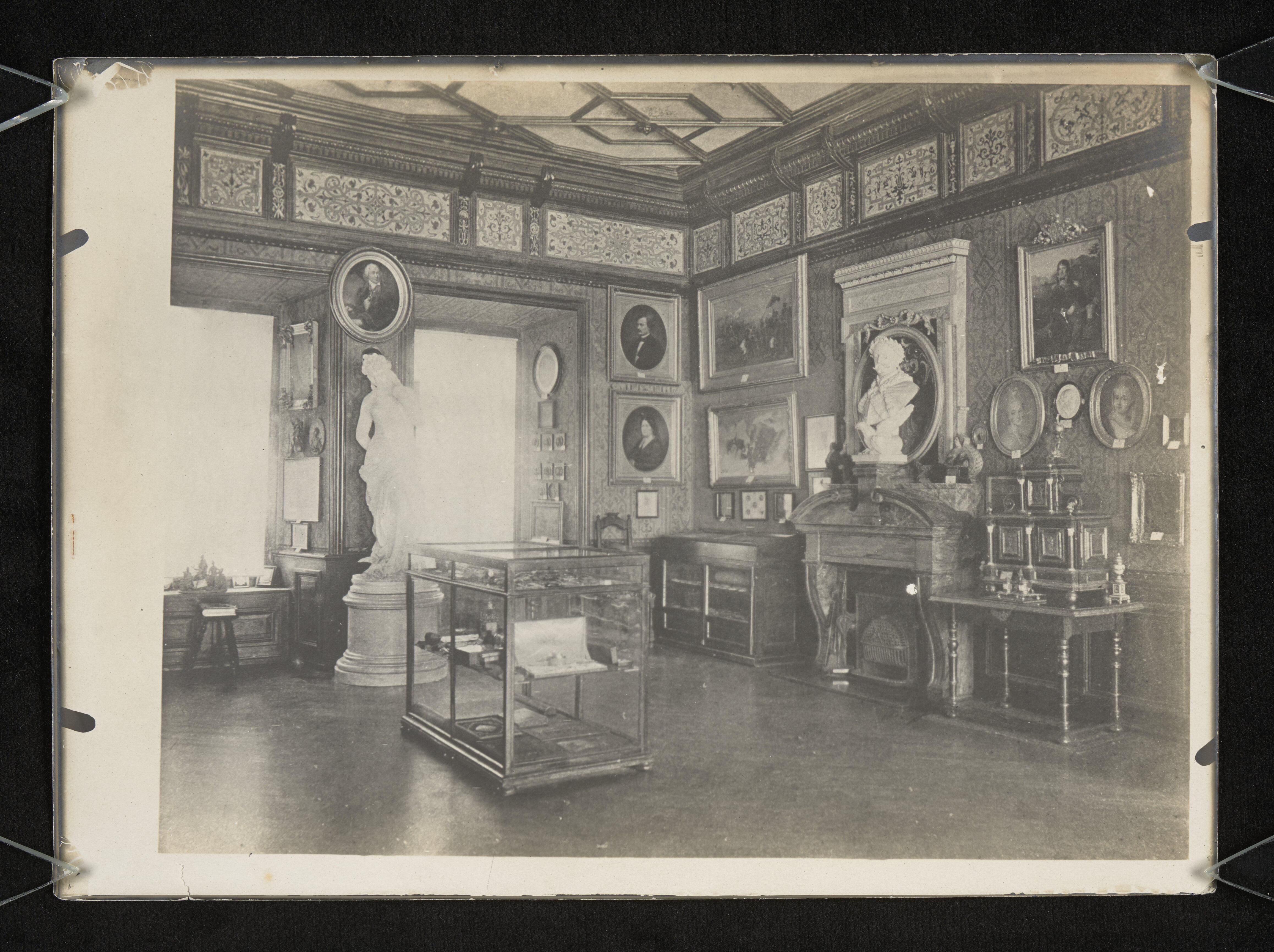 Photograph of the Portrait Room of the Polish National Museum in Rapperswil