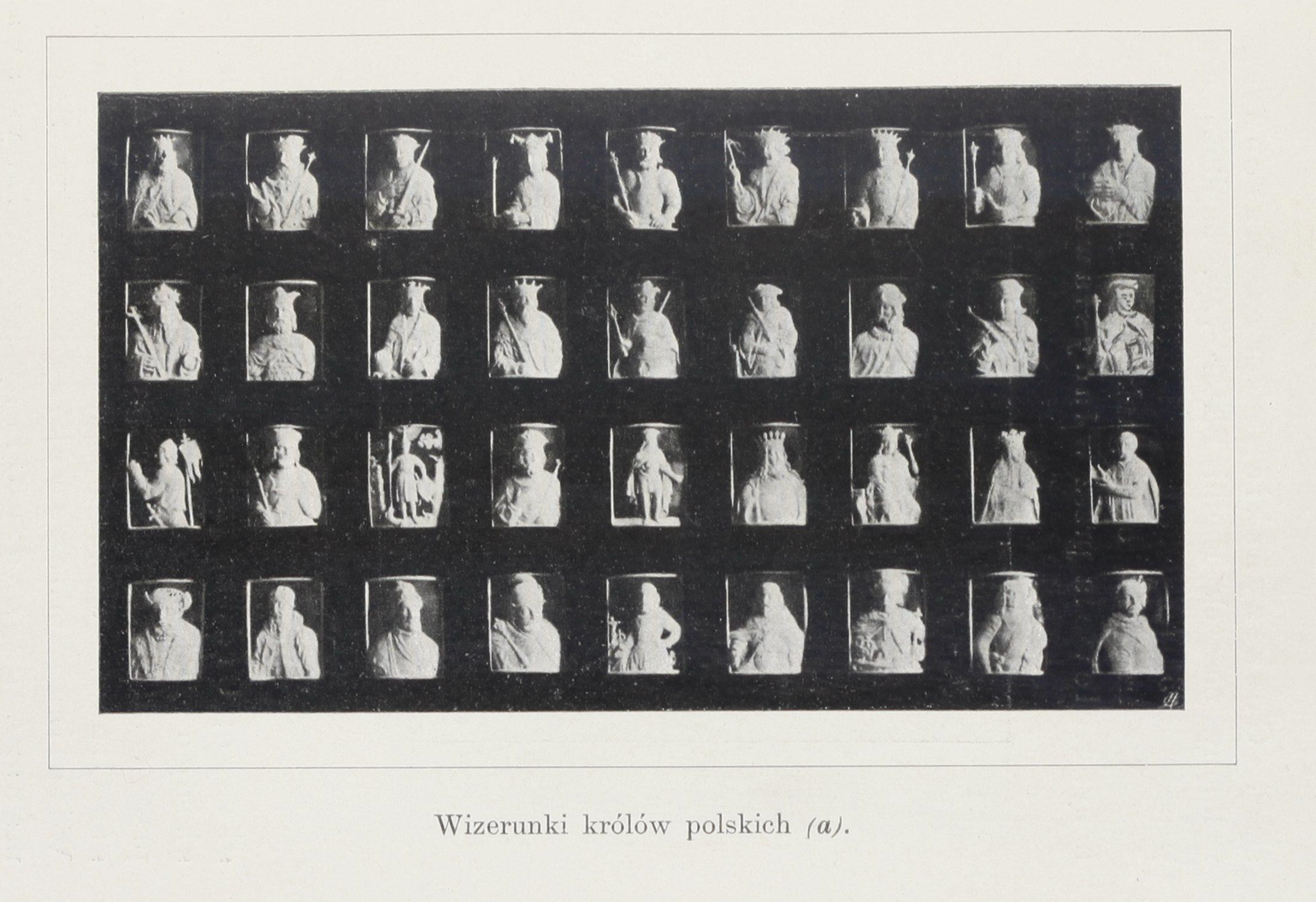 Sala portretowa - reprodukcje kamei Bianchiniego przedstawiające wizerunki królów polskich